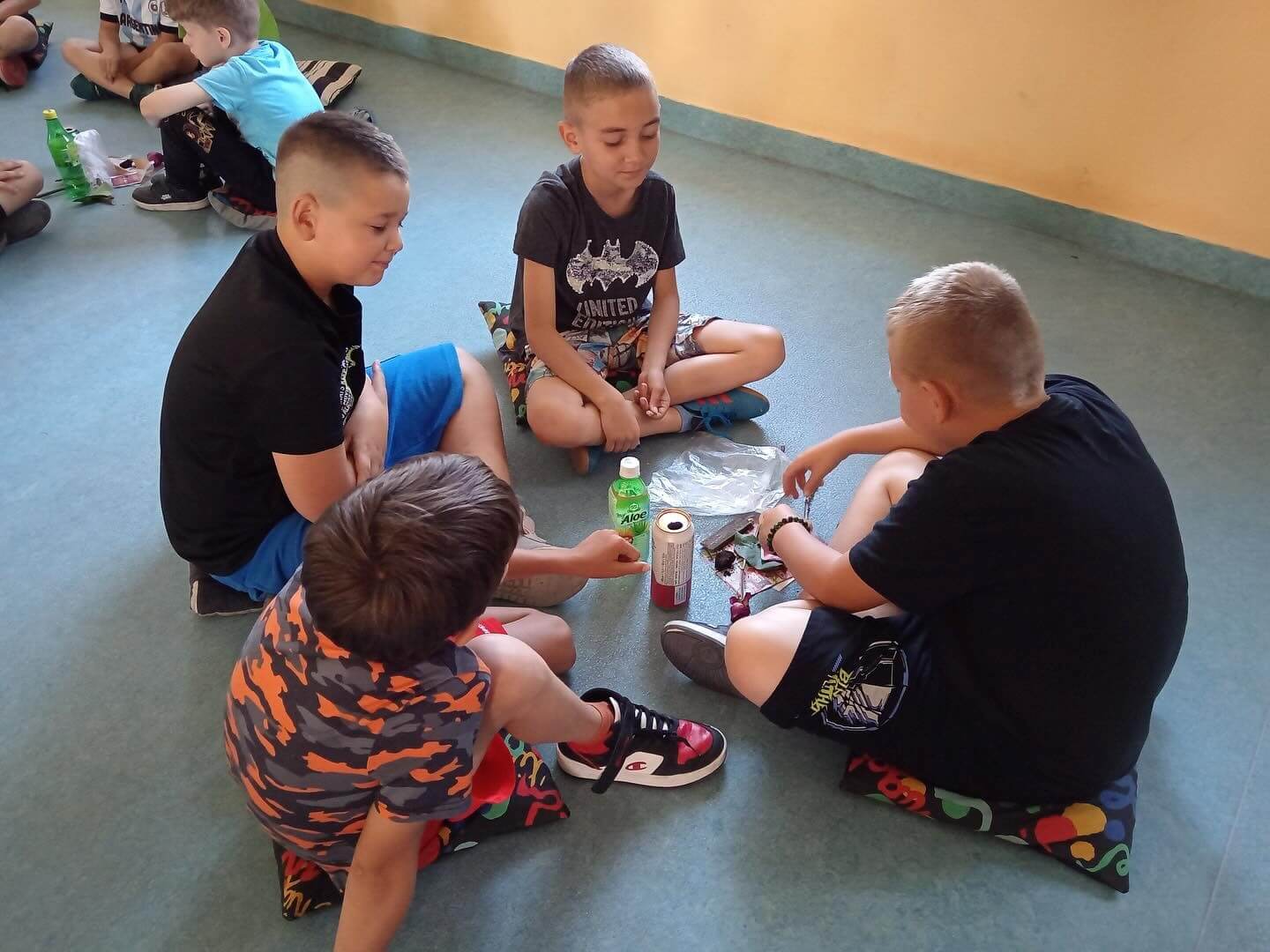 Liszkai Boglárka játékos foglalkozást tartott az ácsi Nyári napközis táborban!