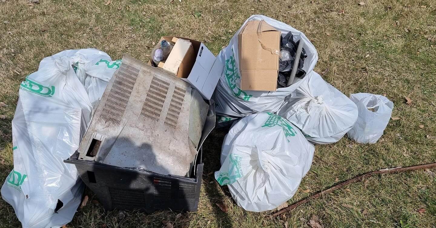 Szemétszedés a Zrínyi Parkban!